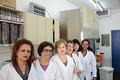 المختبر الميكروبيولوجي وعِلم المناعة (הגדל)
